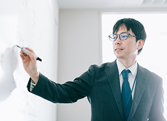 各教科の社員講師陣が徹底分析