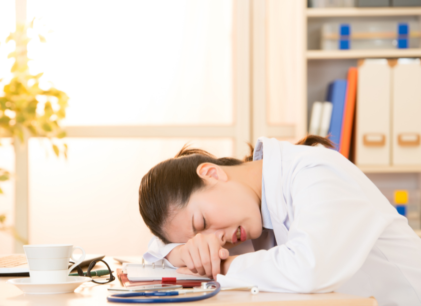 医者は辛すぎる仕事?辛いと言われる理由とその先にあるやりがいを解説