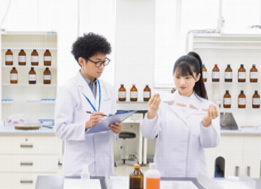 医学部と薬学部の違いとは？学ぶ内容と将来像から徹底比較