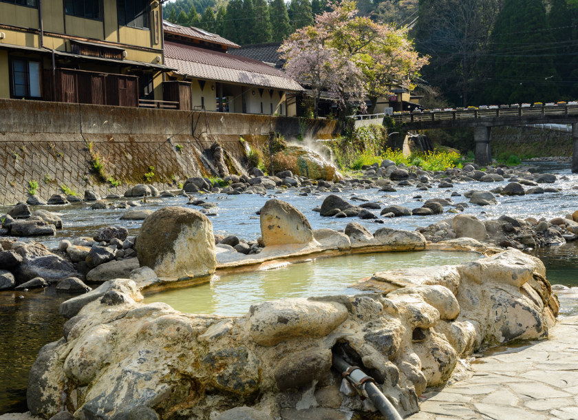 大分大学医学部は再受験で合格できる？社会人・既卒者向けに募集要項と出願判断のポイントを解説