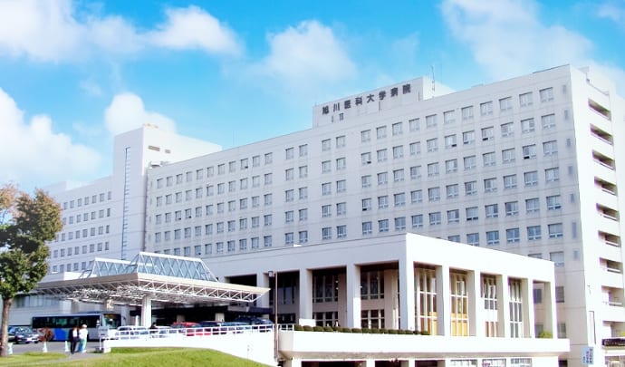 旭川医科大学医学部の再受験に向けた入試制度と共通テスト重視の配点を解説