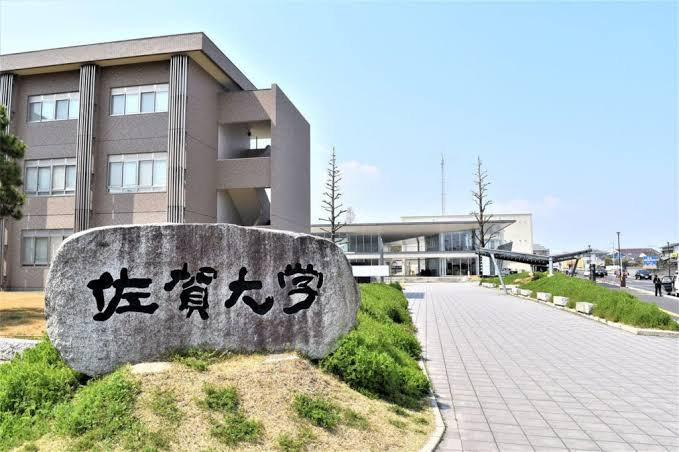 佐賀大学医学部の再受験は可能?共通テスト重視の配点と難易度を解説